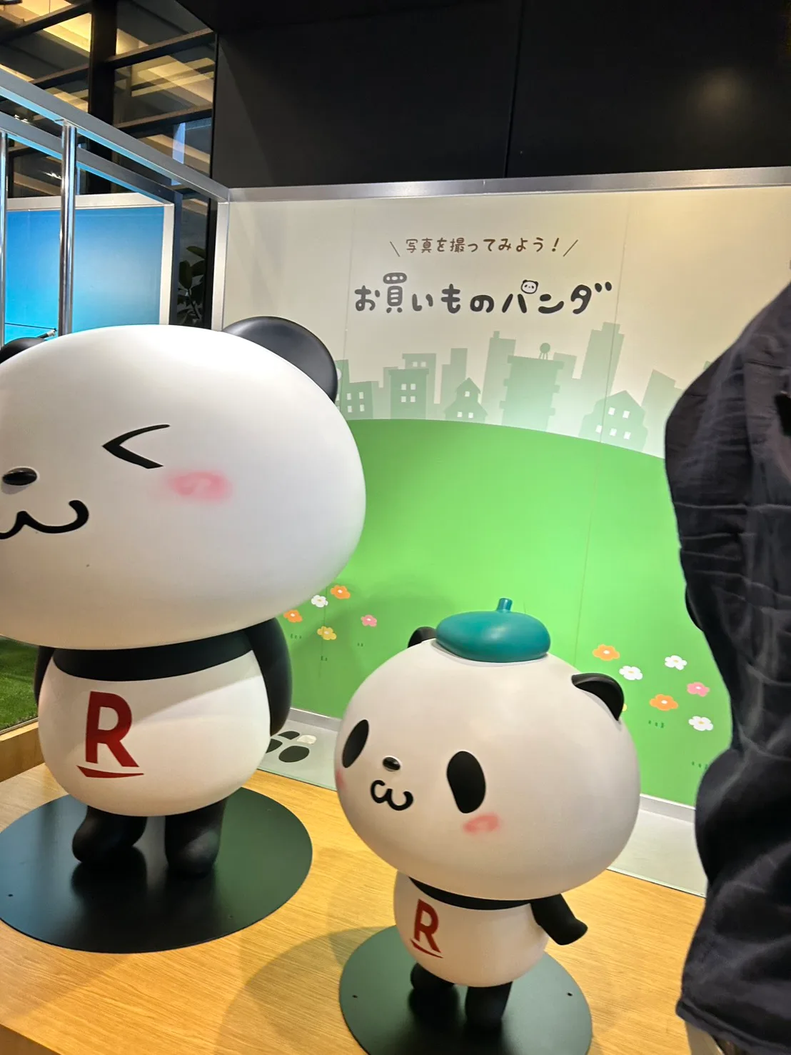 楽天のオフィスに置かれたお買いものパンダの像